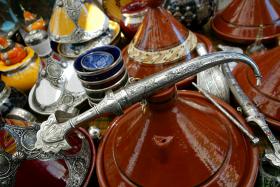 VENTO DERRUBA ESTRUTURAS E OBRIGA A EVACUAR MERCADO DE RUA DO FESTIVAL ISLÂMICO DE MÉRTOLA