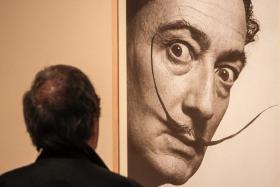 TRIBUNAL DE MADRID ORDENA EXUMAÇÃO DO CORPO DE SALVADOR DALÍ
