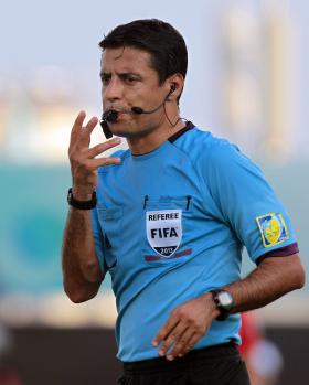 ÁRBITRO IRANIANO ALIREZA FAGHANI NO PORTUGAL-CHILE NA TAÇA DAS CONFEDERAÇÕES