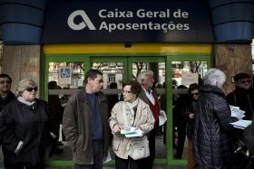 APOSENTADOS DA CAIXA GERAL DE APOSENTAÇÕES CAEM EM 2016 PELA PRIMEIRA VEZ EM 47 ANOS