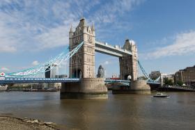CINCO PESSOAS FERIDAS EM ATROPELAMENTO NA LONDON BRIDGE, CONDUTOR DETIDO – BBC