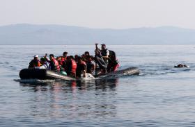 GNR RESGATA 30 MIGRANTES NO MAR EGEU