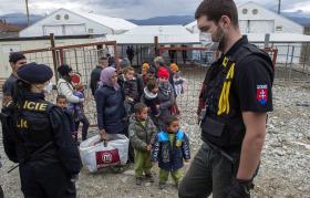 REPÚBLICA CHECA INTERROMPE PROGRAMA DE ACOLHIMENTO DE MIGRANTES