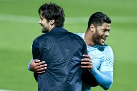 HULK A TORCER PARA QUE SÉRGIO CONCEIÇÃO COLOQUE FC PORTO A COMEMORAR TÍTULOS