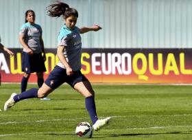 DEFESA CENTRAL CAROLE COSTA CHEGA AO SPORTING DEPOIS DE SEIS ÉPOCAS NA ALEMANHA