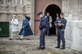 OPERAÇÃO POLICIAL E DISPAROS NA CATEDRAL DE NOTRE DAME EM PARIS – IMPRENSA