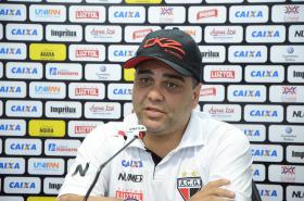 METADE DOS CLUBES BRASILEIROS TROCOU DE TREINADOR AO FIM DE QUATRO JORNADAS