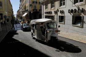 APECATE ESTIMA QUE 50% DOS ‘TUK-TUK’ QUE CIRCULAM EM LISBOA JÁ SÃO ELÉTRICOS