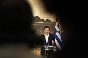 PRESIDENTE MACRON E PRIMEIRO-MINISTRO TSIPRAS ENVIAM MENSAGENS DE SOLIDARIEDADE