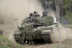 BRUXELAS LANÇA FUNDO EUROPEU DE DEFESA DOTADO COM 5,5 MIL MILHÕES EUROS POR ANO