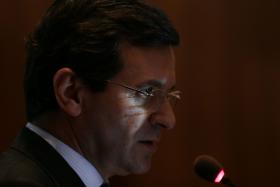 NÃO HÁ RAZÕES PARA MEDIDAS PUNITIVAS NA VACINAÇÃO, DIZ MINISTRO DA SAÚDE
