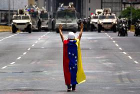 VENEZUELA: OPOSIÇÃO DENUNCIA ABUSOS DAS FORÇAS POLICIAIS CONTRA MANIFESTANTES