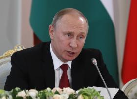 PUTIN DIZ EM FILME DE OLIVER STONE QUE SNOWDEN AGIU MAL, MAS NÃO É UM TRAIDOR