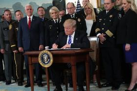 TRUMP CRITICA REAÇÃO DE PRESIDENTE DA CÂMARA DE LONDRES SOBRE ATENTADOS NO SÁBADO