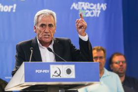 JERÓNIMO DESAFIA PS A APOIAR PROPOSTAS DO PCP CONTRA A PRECARIEDADE