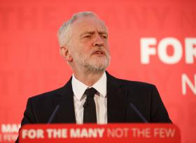 CANDIDATO TRABALHISTA JEREMY CORBYN PEDE A DEMISSÃO DE THERESA MAY, NA SEQUÊNCIA DOS ATENTADOS DO FIM-DE-SEMANA