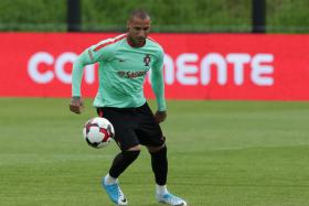 FERNANDO SANTOS TIRA ANDRÉ SILVA E APOSTA EM QUARESMA