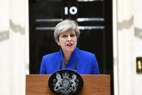 THERESA MAY ANUNCIA ACORDO COM UNIONISTAS DA IRLANDA DO NORTE