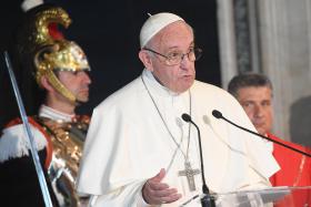 PAPA FRANCISCO ENVIA CONDOLÊNCIAS AO ARCEBISPO DE WESTMINSTER PELO INCÊNDIO EM LONDRES