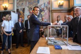 AFLUÊNCIA ÀS URNAS EM FRANÇA ESTÁ ABAIXO DAS VOTAÇÕES DE 2007 E 2012