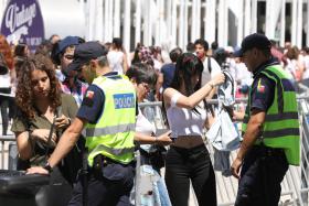FÃS DE ARIANA GRANDA GUARDAM COM EXPECTATIVA UM “CONCERTO DE ARRASAR”
