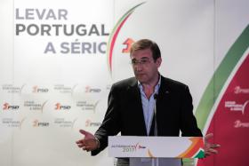 PASSOS COELHO ACUSA GOVERNO DE ESTAR A VIVER DA “HERANÇA” E DE NÃO SE ESFORÇAR