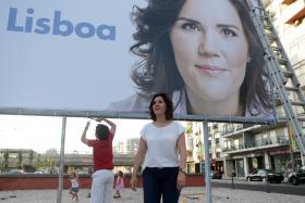 CRISTAS AJUDA A AFIXAR 1.º CARTAZ DA CANDIDATURA A LISBOA, CIDADE DE TODOS