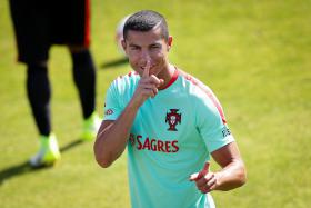 “POR VEZES, A MELHOR RESPOSTA É ESTAR CALADO” – CRISTIANO RONALDO