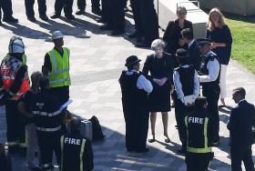 PM BRITÂNICA ANUNCIA INVESTIGAÇÃO OFICIAL A INCÊNDIO EM EDIFÍCIO EM LONDRES