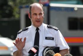 POLÍCIA BRITÂNICA ELEVA PARA 79 NÚMERO DE VÍTIMAS NO INCÊNDIO DE TORRE EM LONDRES