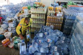 PEDRÓGÃO GRANDE: OFERTAS DE TODO O PAÍS TRANSFORMAM QUARTEL DE BOMBEIROS EM BASE SOLIDÁRIA