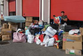 PEDRÓGÃO GRANDE: FIGUEIRÓ DOS VINHOS APELA À SUSPENSÃO DE OFERTA DE ROUPAS