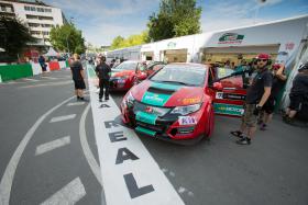 FULIN E SZABO VENCEM CORRIDAS EM VILA REAL DO EUROPEU DE CARROS DE TURISMO