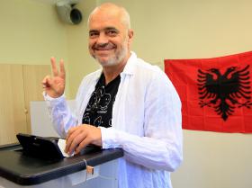 PARTIDO SOCIALISTA ALBANÊS GANHA ELEIÇÕES LEGISLATIVAS COM MAIORIA ABSOLUTA