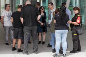 CERCA DE DUAS DEZENAS DE VIGILANTES REUNIDOS NO AEROPORTO DE LISBOA NO ÚLTIMO DIA DE GREVE
