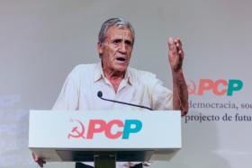 PCP FALA EM CONVERGÊNCIA PS, PSD E CDS “CADA VEZ MAIS VISÍVEL”