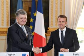 MACRON ASSEGURA QUE FRANÇA NÃO RECONHECERÁ ANEXAÇÃO DA CRIMEIA PELA RÚSSIA