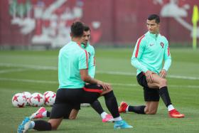 GUERREIRO CONTINUA AUSENTE, BERNARDO LIMITADO NA TAÇA DAS CONFEDERAÇÕES