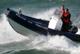 POLÍCIA MARÍTIMA DETETA 20 MIGRANTES NA COSTA DA GRÉCIA