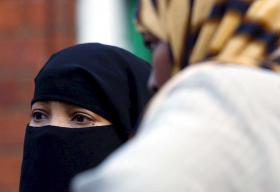 MULHERES DE MOSSUL PROIBIDAS DE USAREM ‘NIQAB’ PARA NÃO SEREM CONFUNDIDAS COM ‘JIHADISTAS’