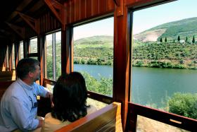 CP PROPÕE VIAGEM NO TEMPO PELA LINHA DO DOURO EM COMBOIO DOS ANOS 1940