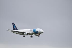 CERCA DE 200 PASSAGEIROS RETIDOS EM BOSTON DEVIDO A AVARIA TÉCNICA EM AVIÃO DA SATA