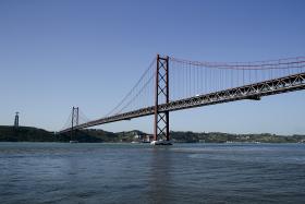 ACESSOS À PONTE 25 DE ABRIL CONGESTIONADOS DEVIDO A VÁRIOS ACIDENTES NO TABULEIRO