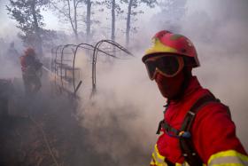 FOGO DEFLAGRA EM EMPRESA DE TRANSPORTE DE CARGA EM FAMALICÃO