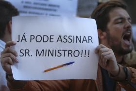 TÉCNICOS DE DIAGNÓSTICO E TERAPÊUTICA SUSPENDEM GREVE