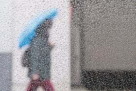 CHAMAS DEVASTAM SUL EUROPEU; FORTES CHUVADAS PROVOCAM INUNDAÇÕES NA ALEMANHA