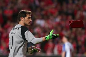 CASILLAS CONFIRMA QUE FICA MAIS UMA TEMPORADA NO FC PORTO