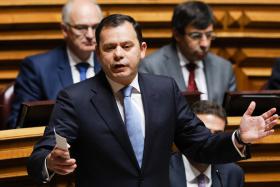 MONTENEGRO ANUNCIA ELEIÇÕES PARA LIDERANÇA DA BANCADA DO PSD A 19 DE JULHO