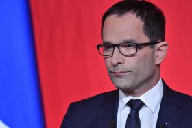 EX-CANDIDATO ÀS ELEIÇÕES PRESIDENCIAIS FRANCESAS BENOÎT HAMON SAI DO PARTIDO SOCIALISTA