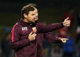 SHANGHAI DE VILAS-BOAS EMPATA COM GUANGZHOU EVERGRANDE DE SCOLARI